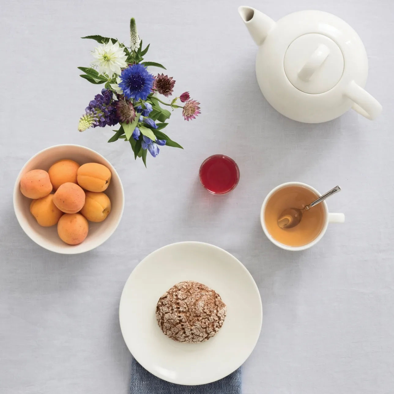 Teekannu 1,2l valkoinen|IITTALA Hot